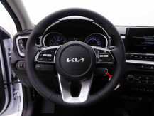 KIA_KIA_CEED_2444930_9.jpg