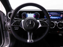 MERCEDES_MERCEDES_AKLASSE_2446304_9.jpg