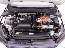 VOLKSWAGEN_VOLKSWAGEN_GOLF GTE_2444796_25.jpg